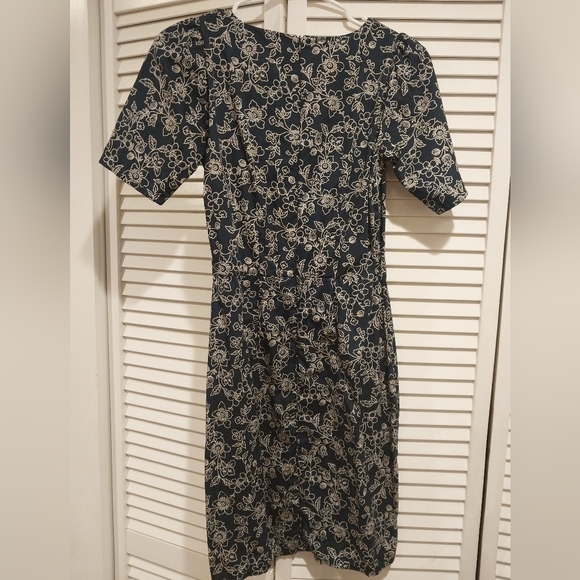 Trollied Dolly Sheath / Wiggle Dress - Picture 3 of 4